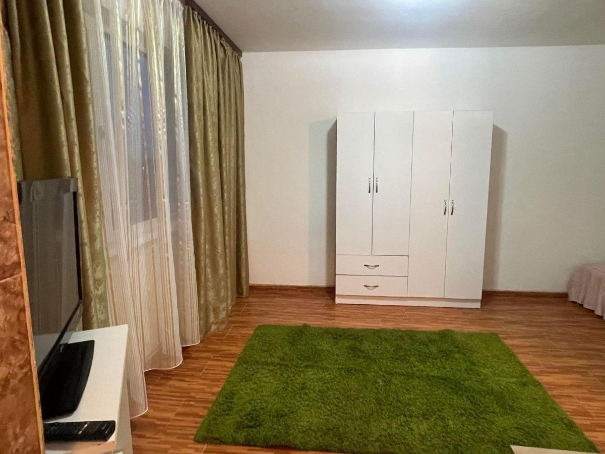 One Room Apartment Ptm Bukarest Exteriör bild