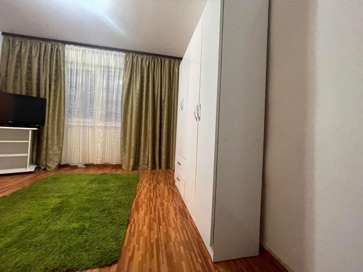 One Room Apartment Ptm Bukarest Exteriör bild