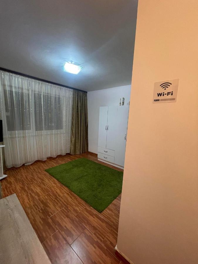 One Room Apartment Ptm Bukarest Exteriör bild